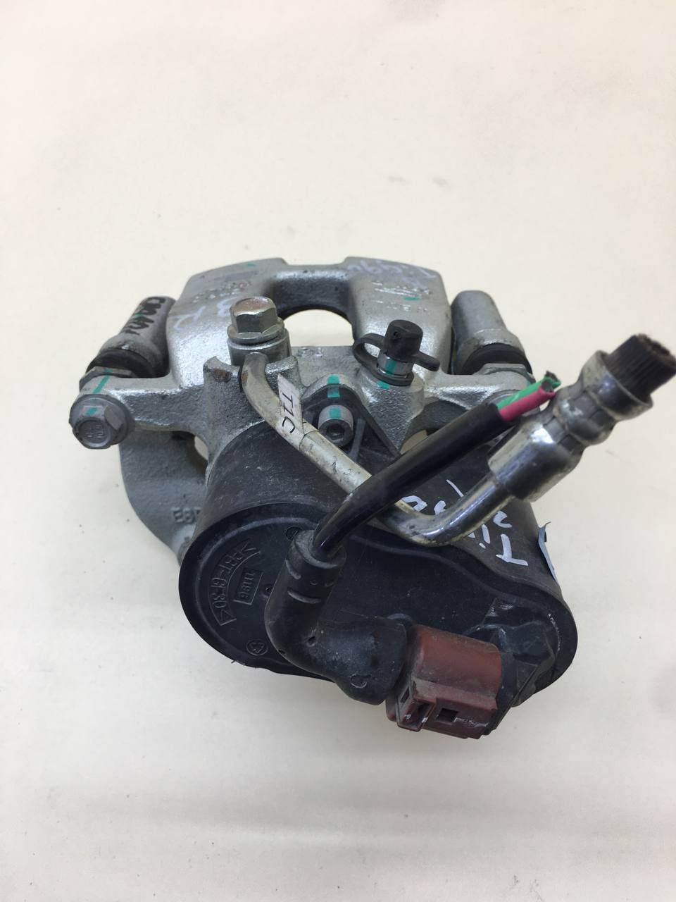 Суппорт задний правый Chery Tiggo 8 Pro 2021-2024