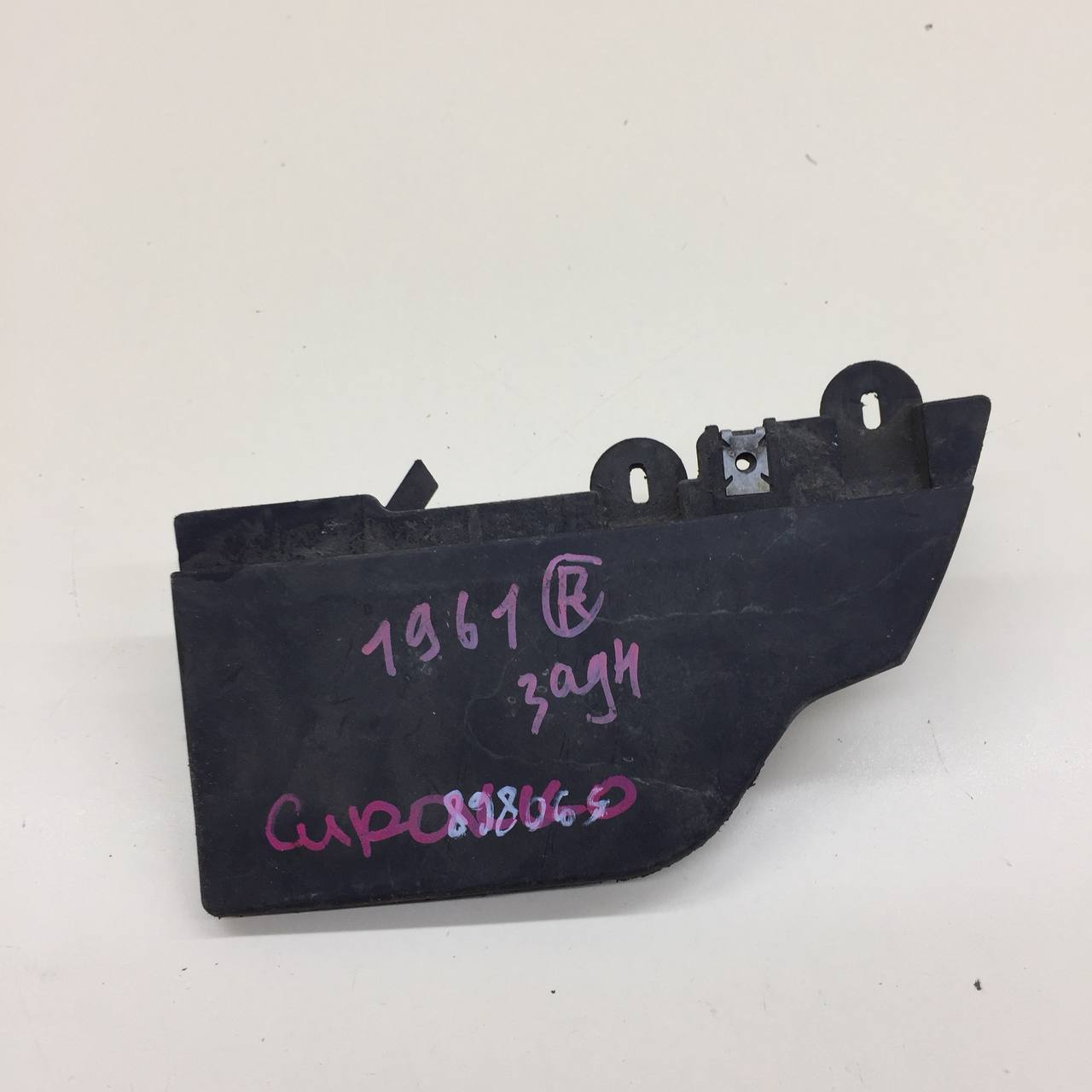 Брызговик задний правый Volkswagen Scirocco 2009-2015