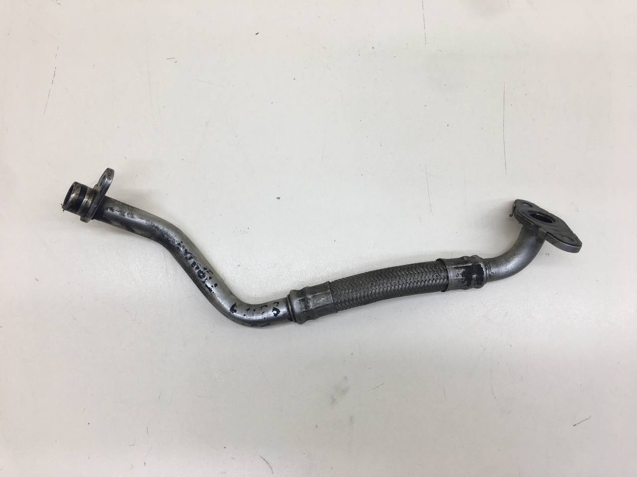 Трубка турбокомпрессора (турбины) Volkswagen Tiguan (5N2) 2011-2016