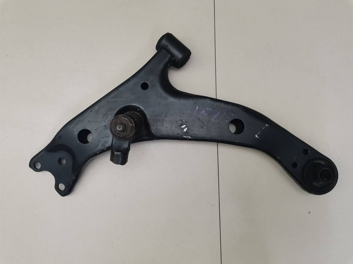 Рычаг передний нижний левый Toyota Caldina (T190) 1992-1995