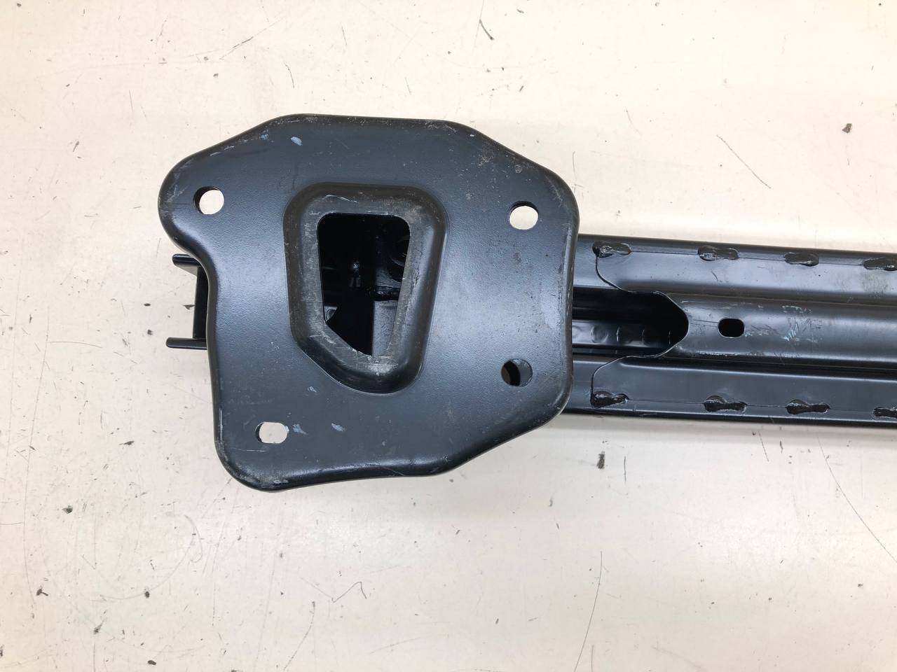 Усилитель заднего бампера Subaru B9 Tribeca (WX/W10) 2004-2008