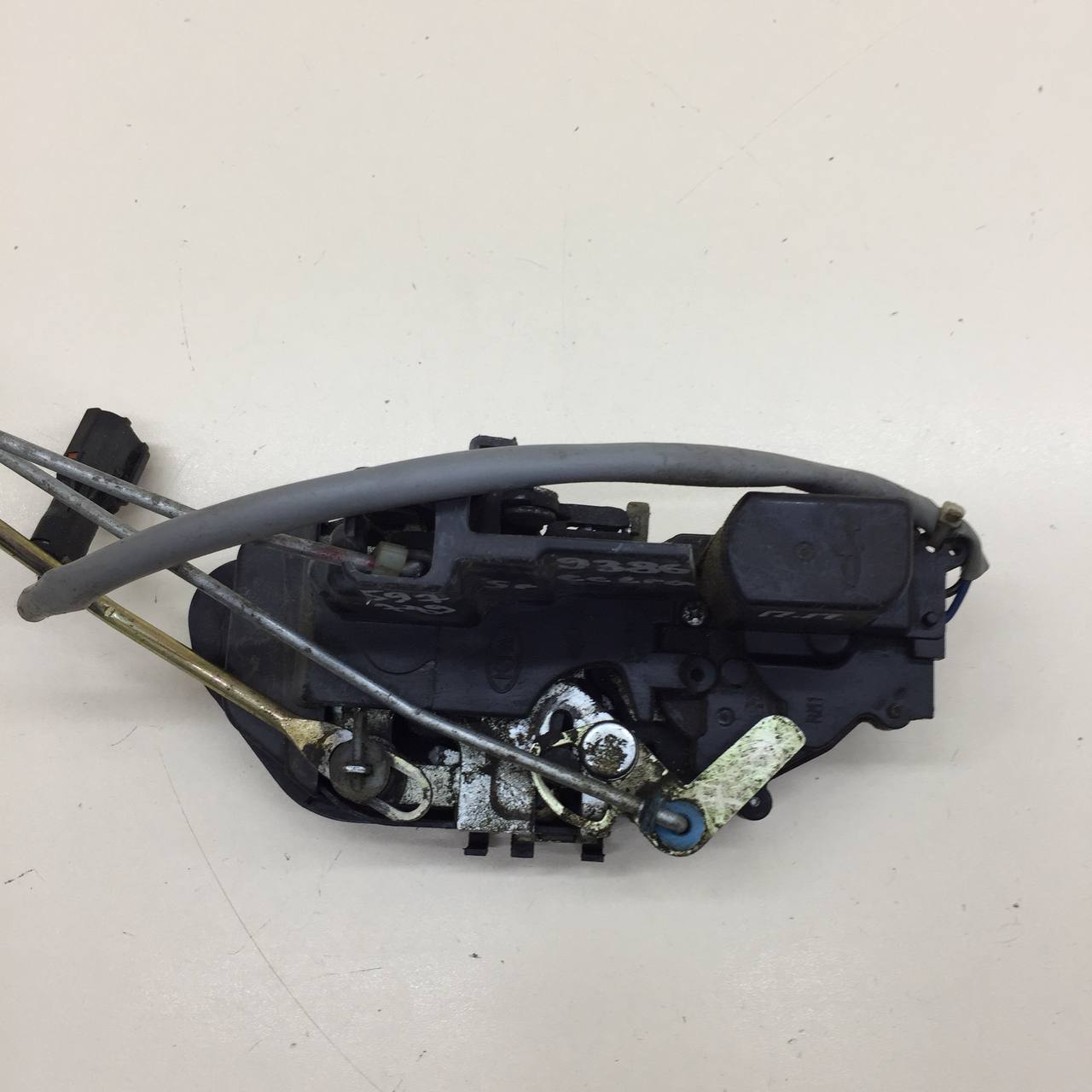 Замок двери передней правой Kia Spectra (SD) 2004-2011