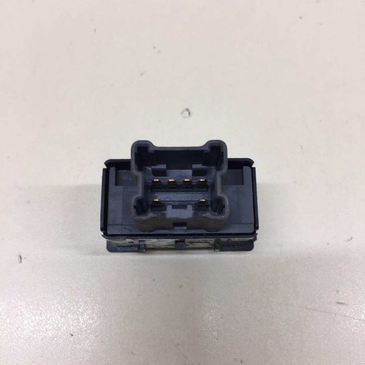 Кнопка обогрева сидений Nissan Note (E11) 2006-2013