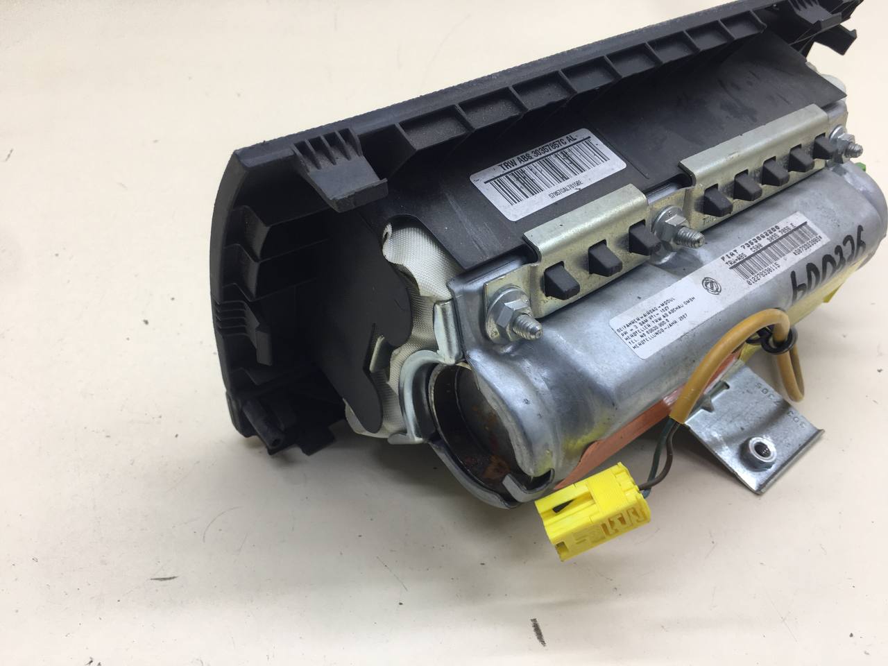 Подушка безопасности пассажирская (в торпедо) Fiat Albea 2002-2012