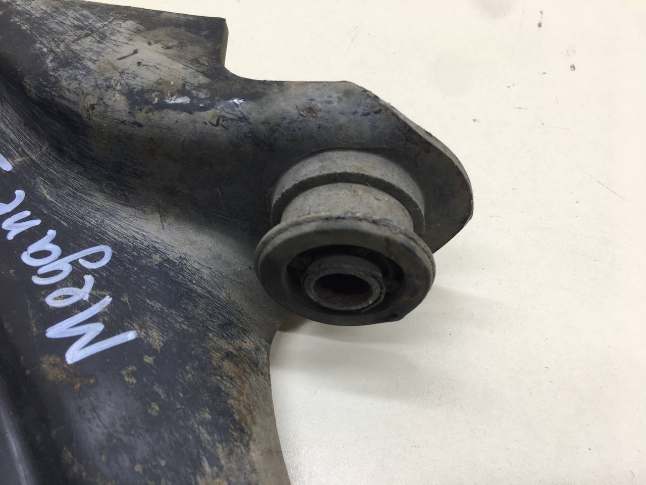 Рычаг передний левый Renault Megane (2) 2002-2009