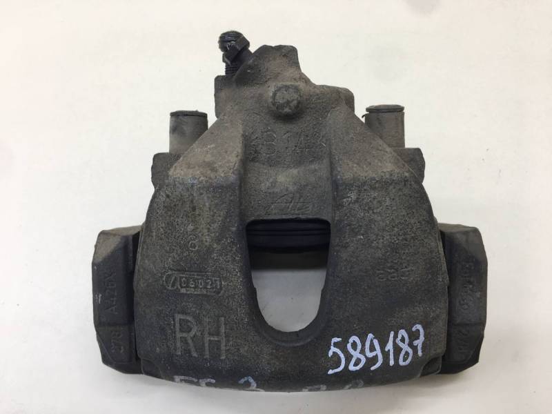 Суппорт передний правый Ford Focus 3 2011>