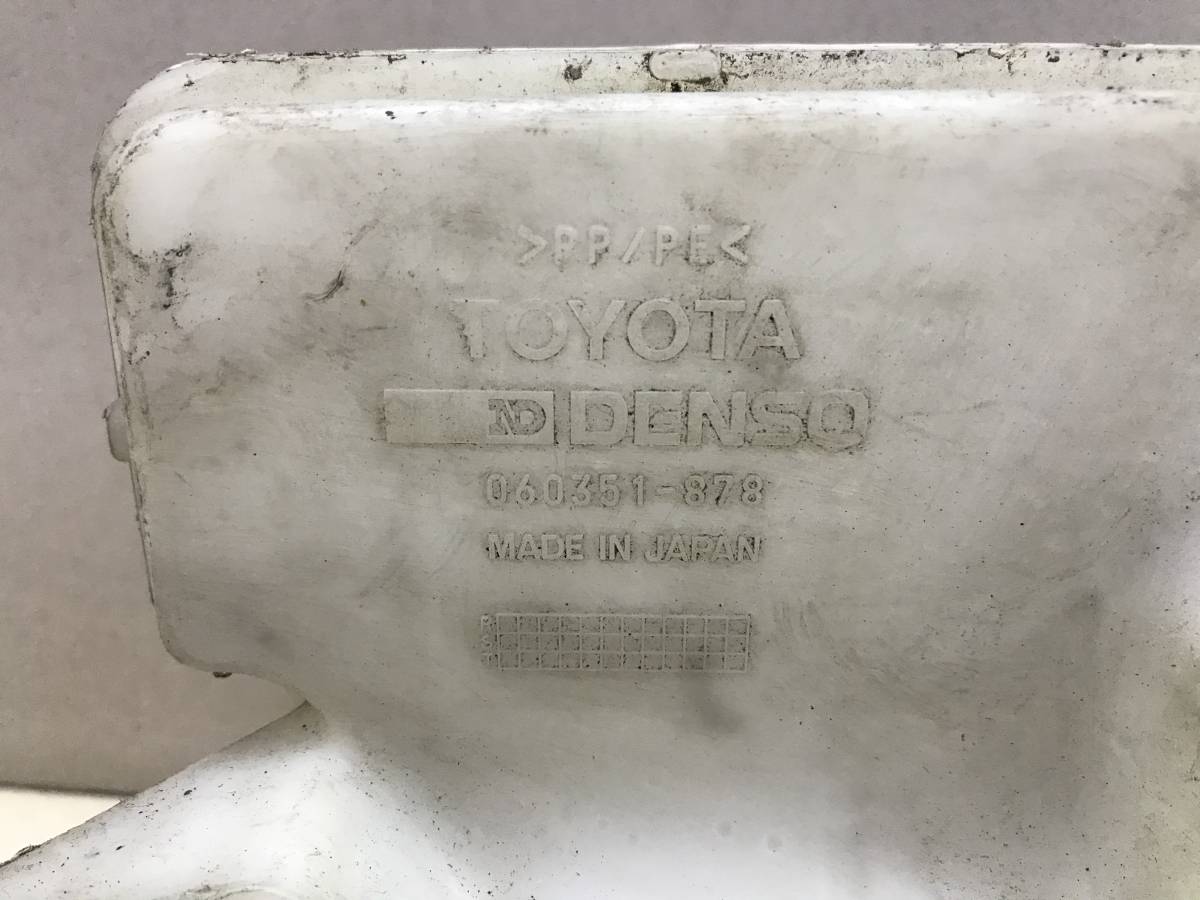 Бачок омывателя лобового стекла Toyota Ipsum (SXM10) 1996-2001