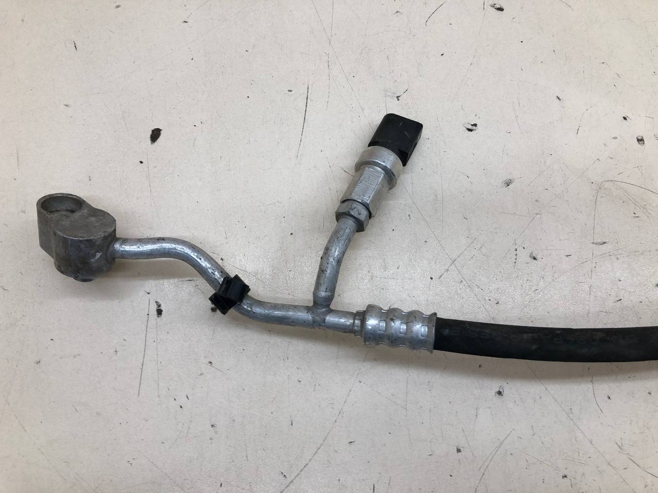 Трубка кондиционера Porsche Cayenne 2003-2010