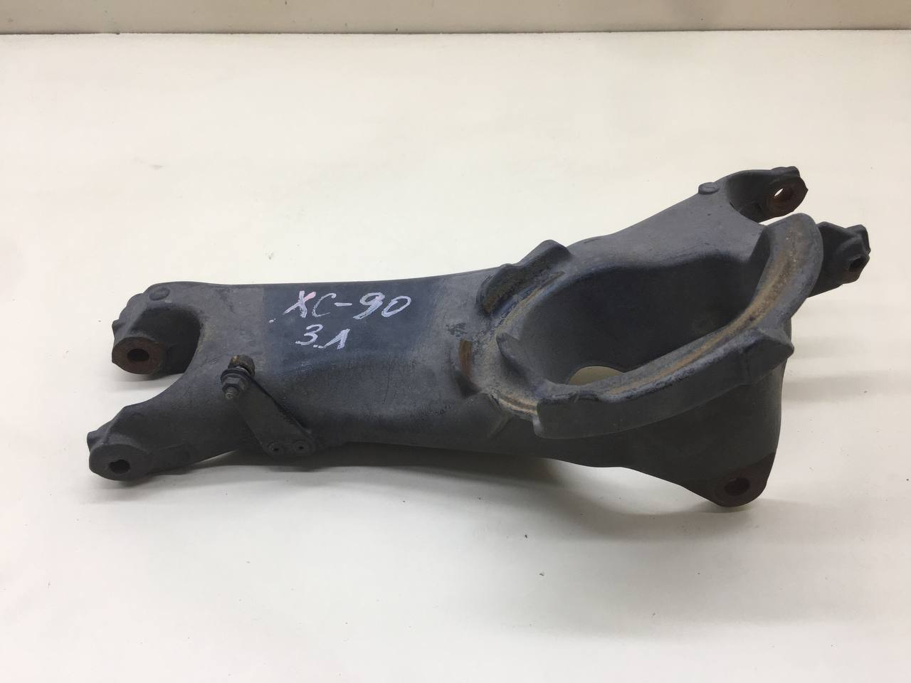 Рычаг задний нижний левый Volvo XC90 2002-2015