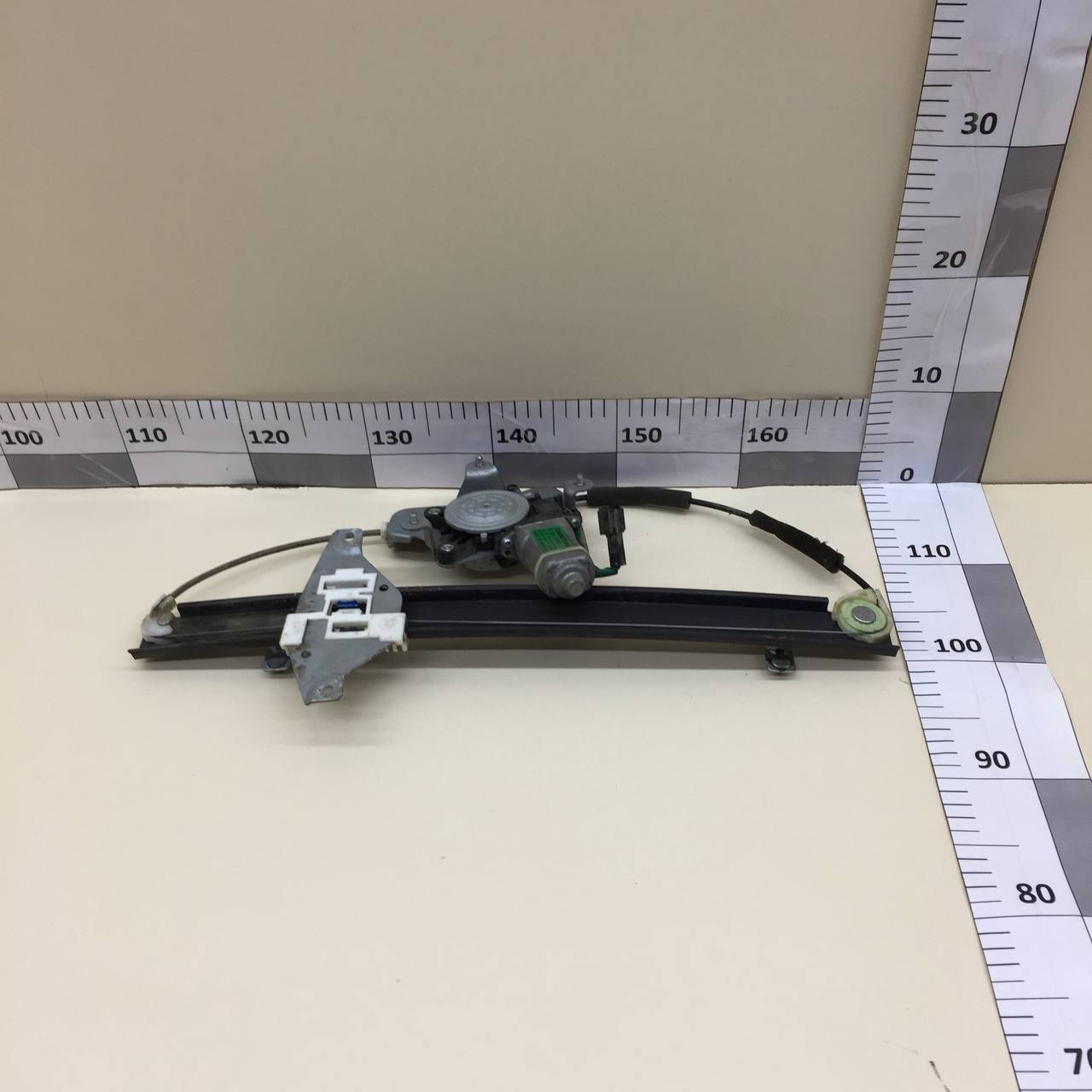 Стеклоподъемник электр. задний левый SsangYong Rexton 1 2001-2006