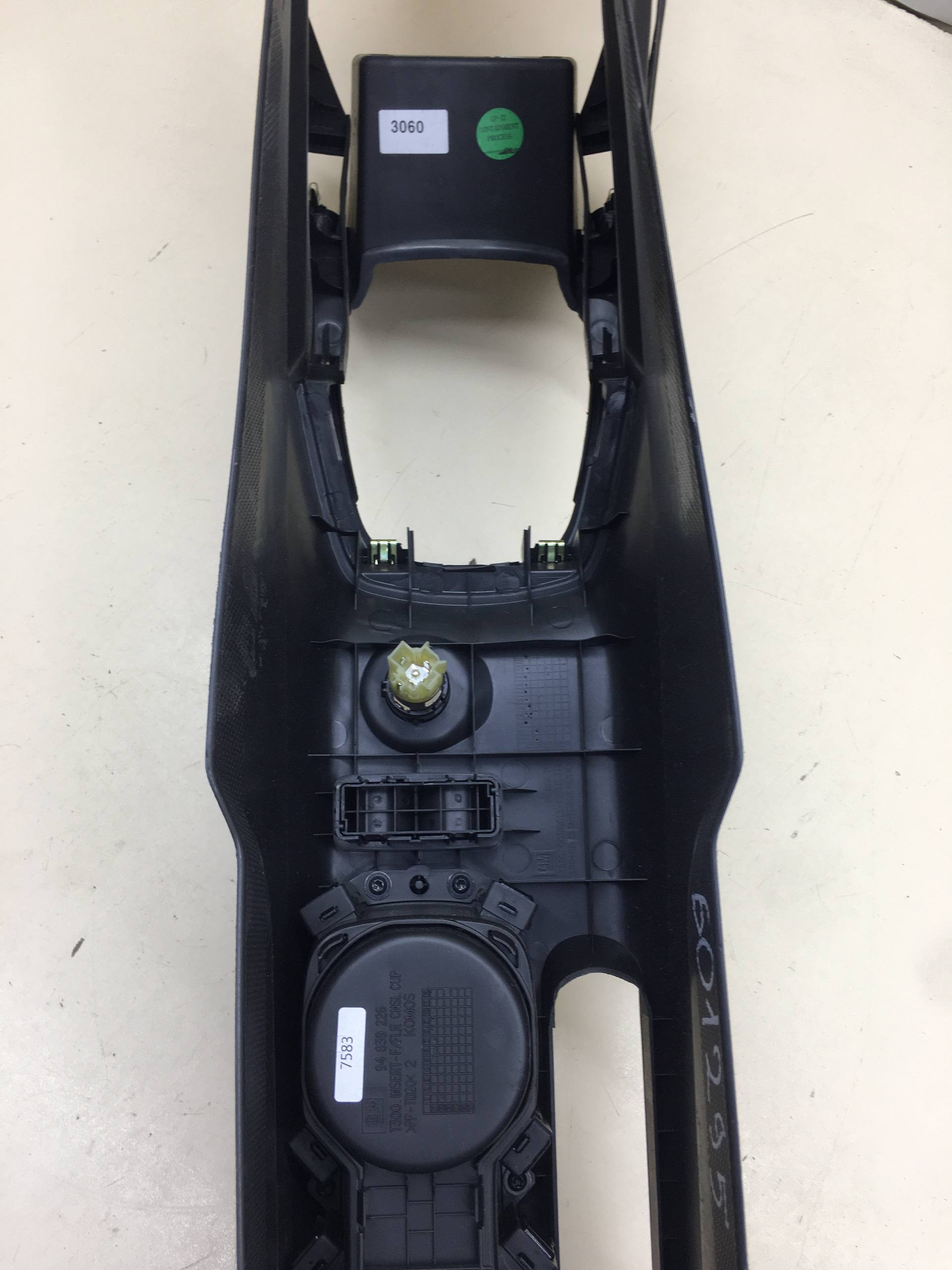 Консоль центральная Chevrolet Aveo T300 2011>