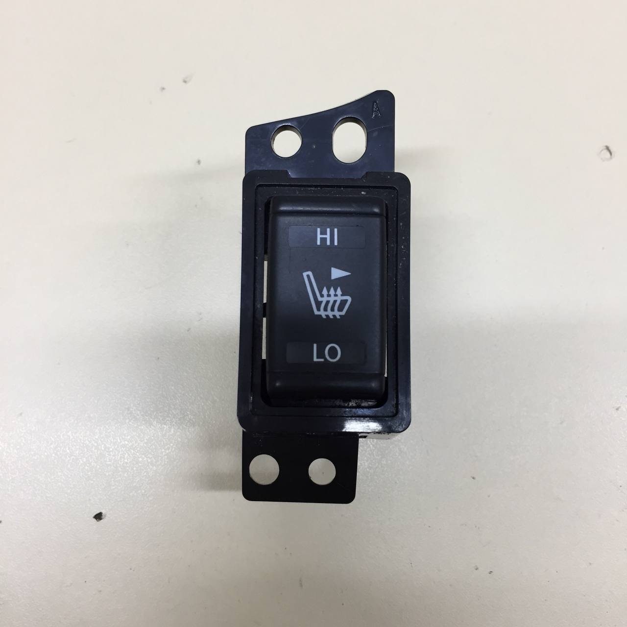 Кнопка обогрева сидений Nissan Qashqai (J11) 2014>