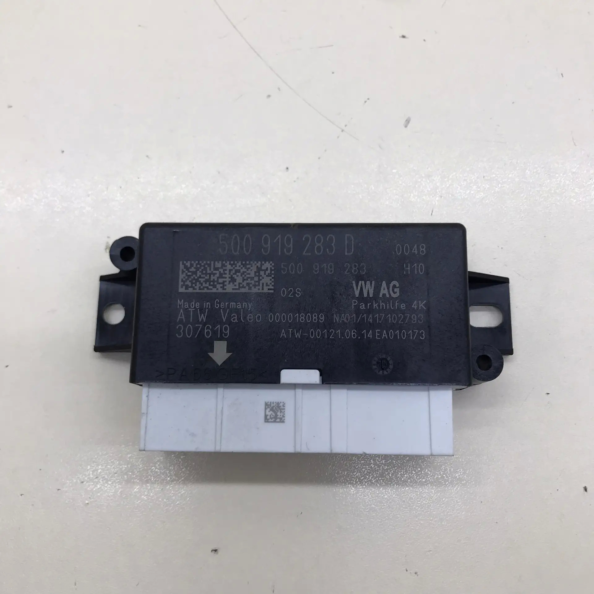 Блок управления парктроником Skoda Octavia (A7) 2013>