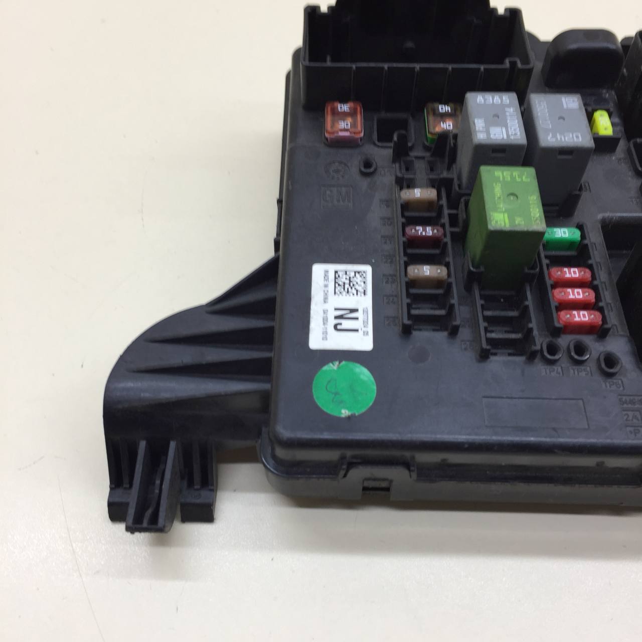 Блок предохранителей Opel Insignia 2008-2017