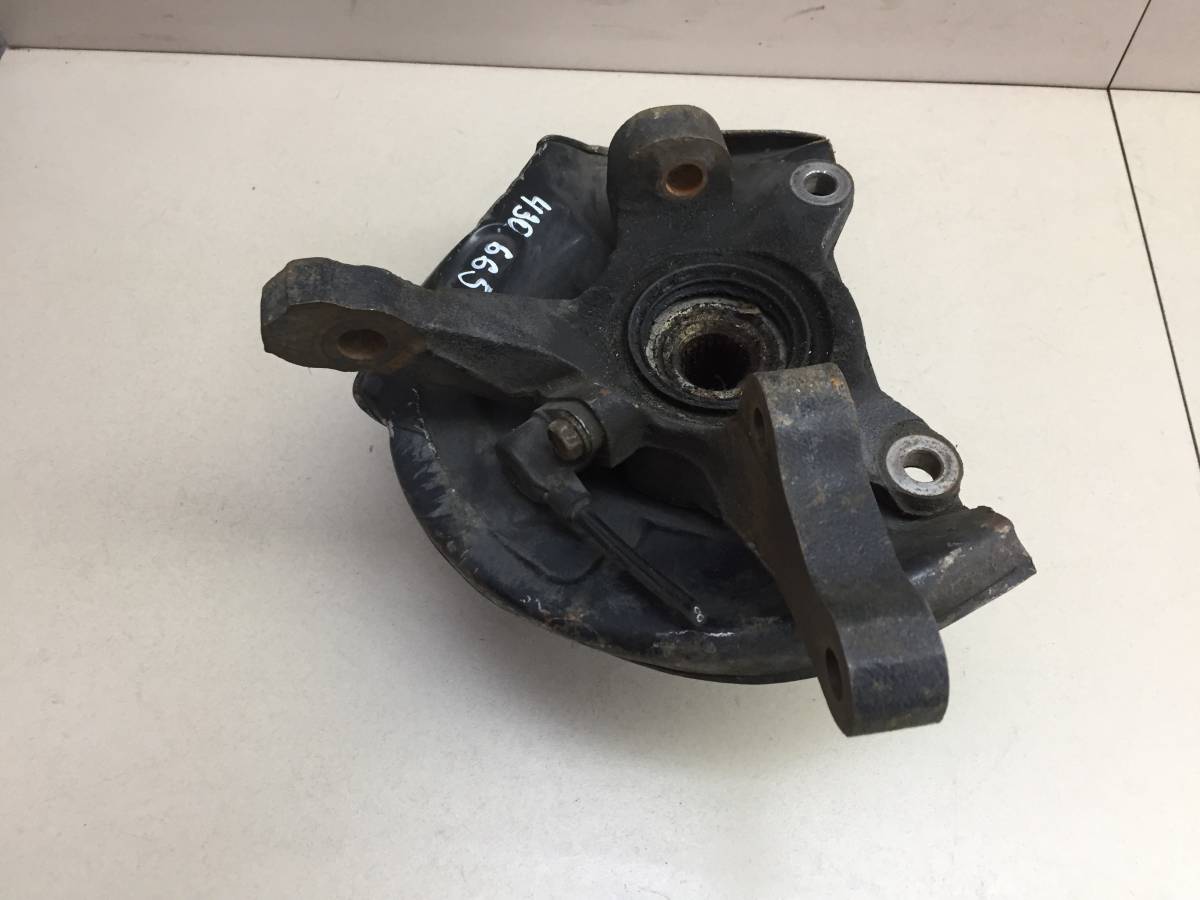 Кулак поворотный передний правый Mitsubishi Colt (CA0) 1992-1996