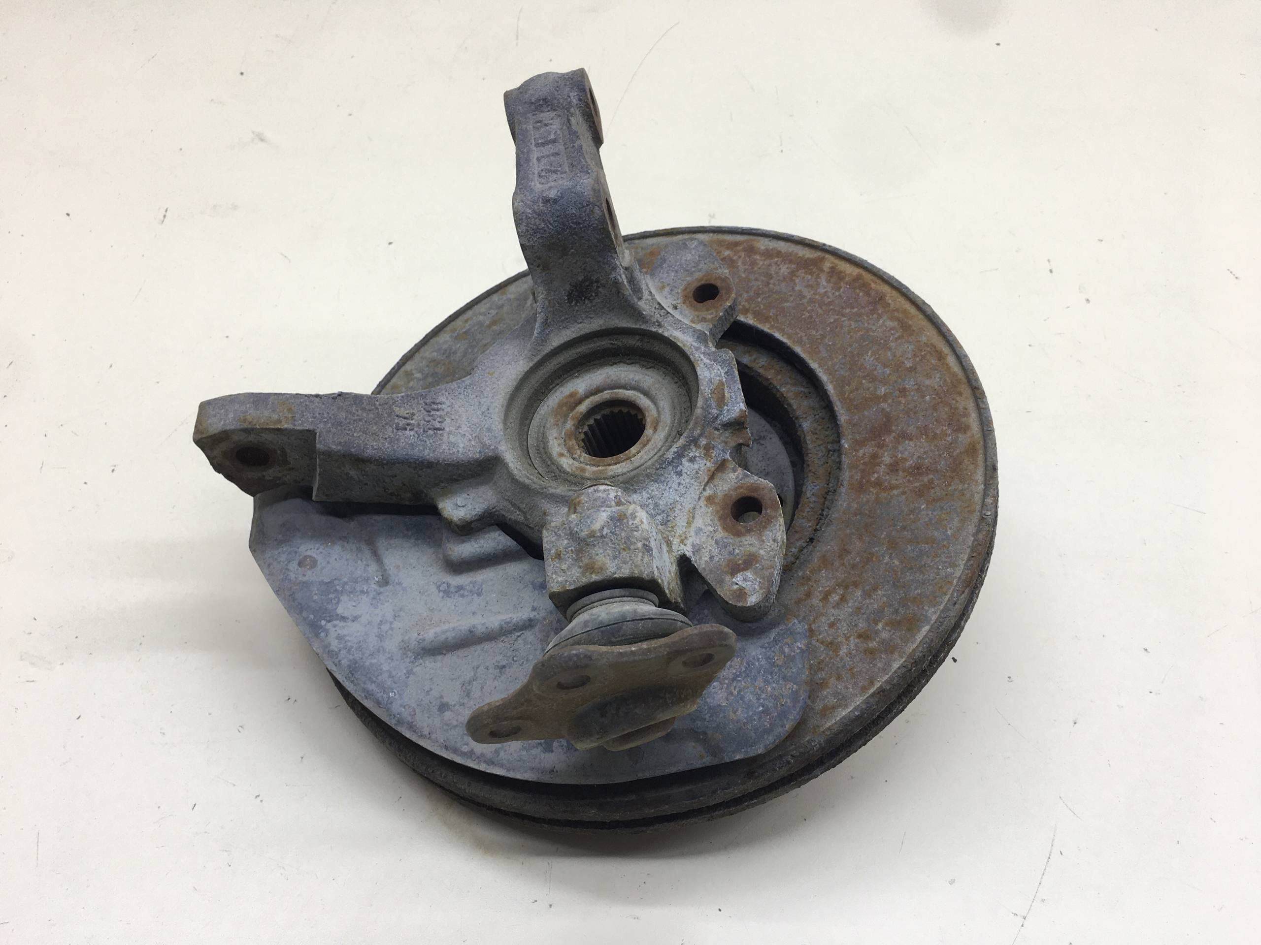 Кулак поворотный передний левый Fiat Albea 2002-2012