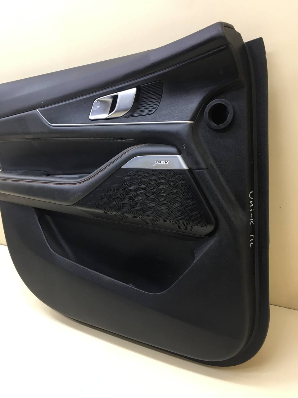 Обшивка двери передней левой Changan UNI-K 2020>