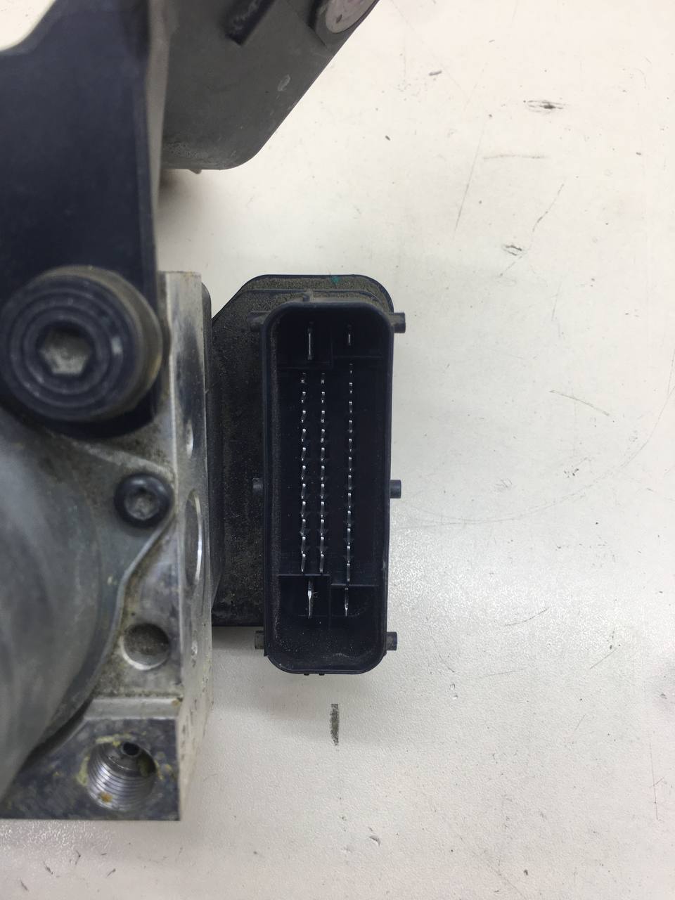 Блок ABS (насос) Chevrolet Aveo T300 2011>