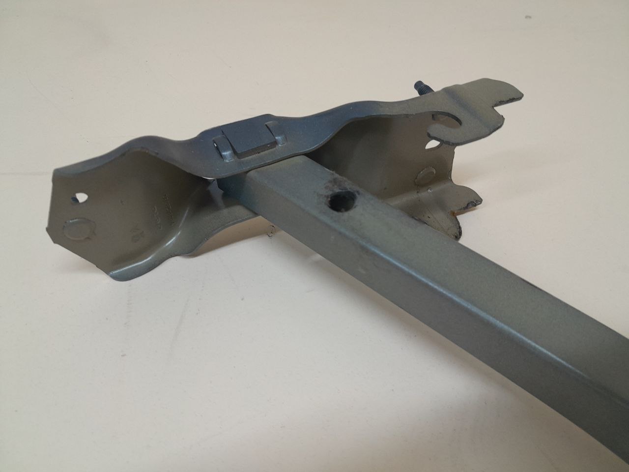 Петля крышки багажника Citroen C-Elysee 2012-2017