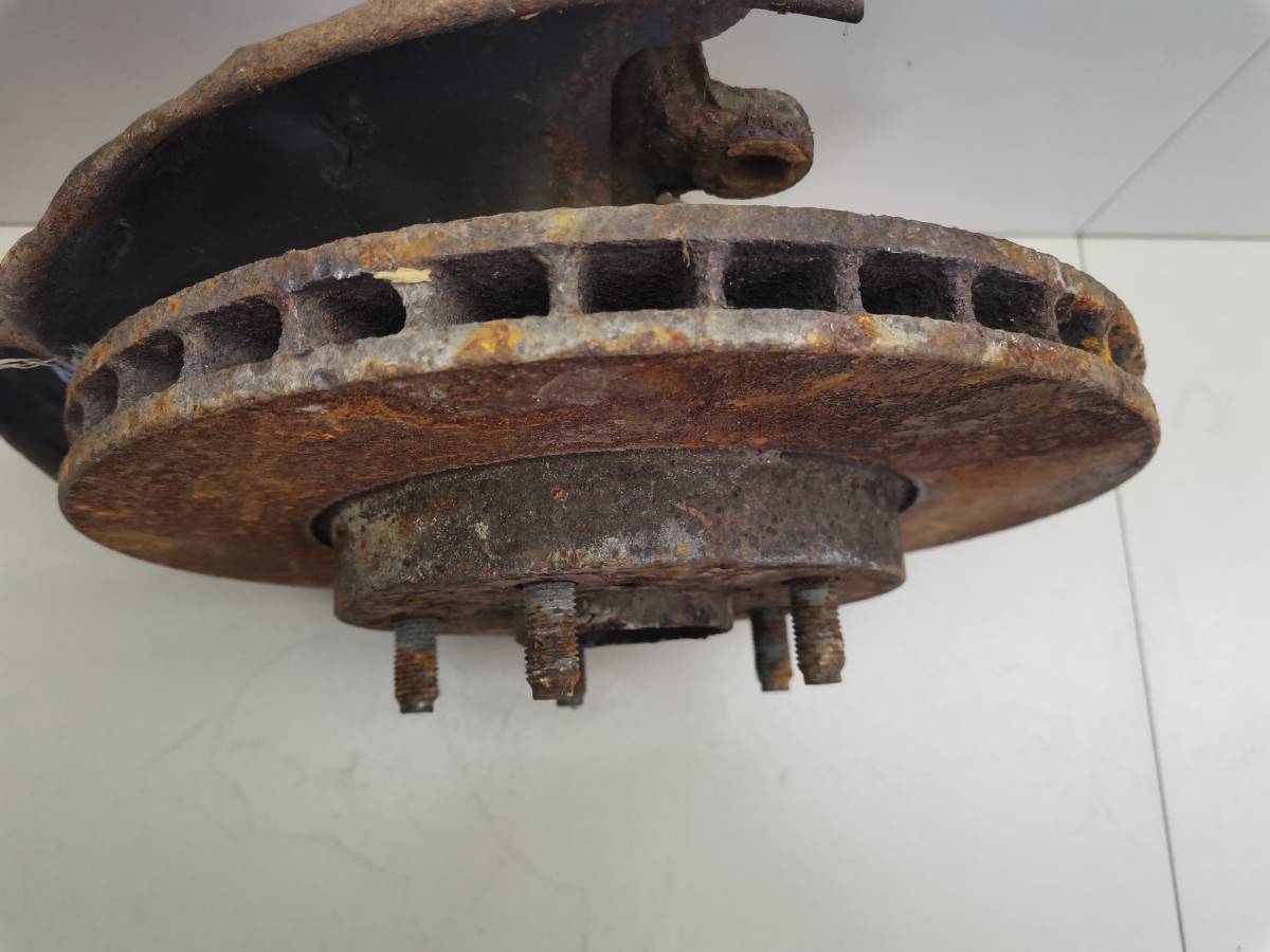 Кулак поворотный передний левый Toyota Crown (S170) 1999-2003