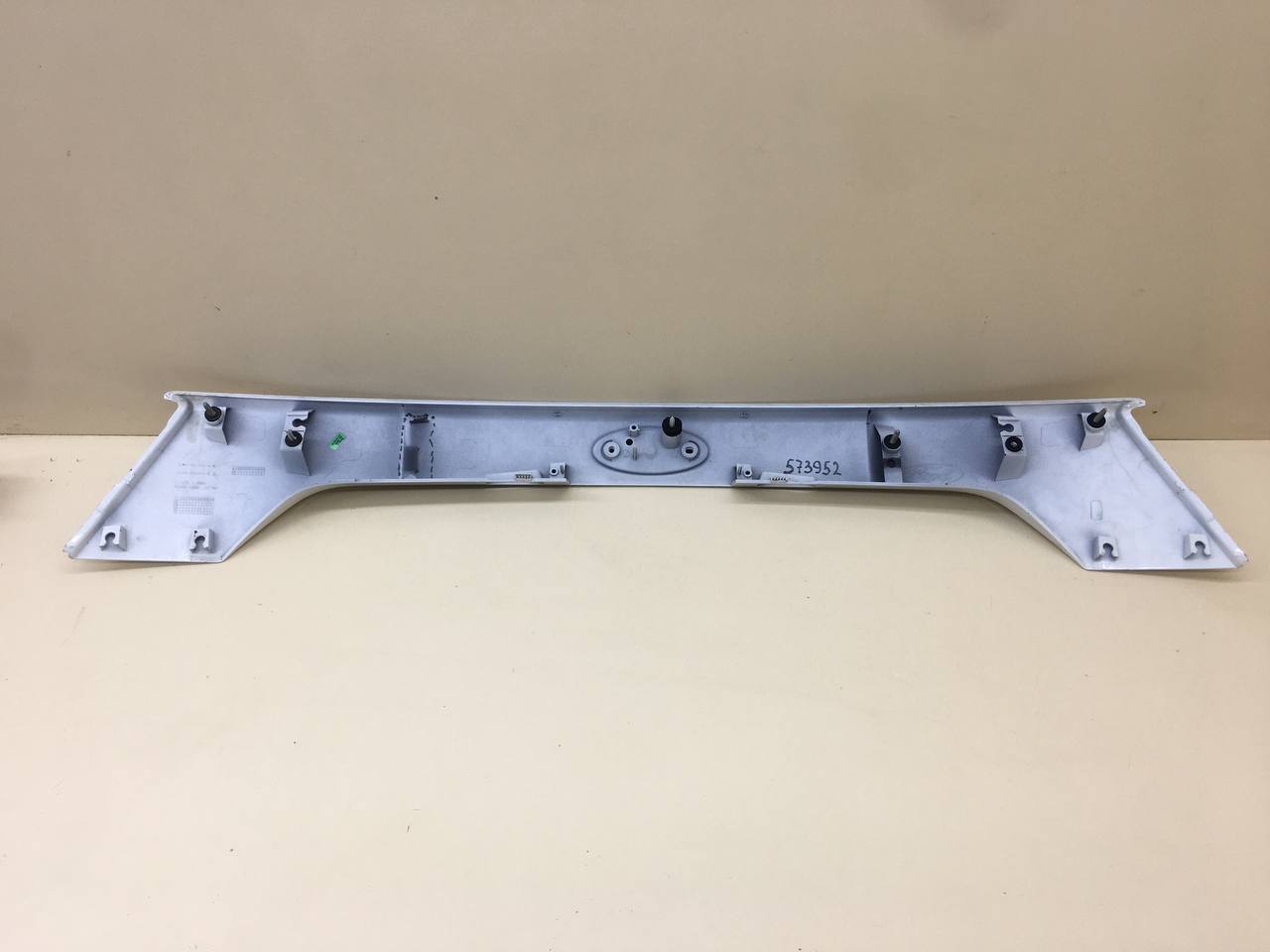 Накладка двери багажника Ford Kuga (CBS) 2012>