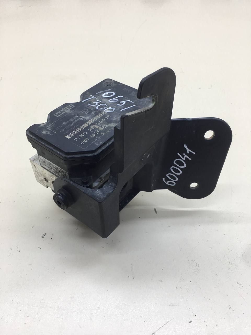 Блок ABS (насос) Chevrolet Aveo T300 2011>