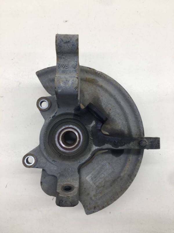 Кулак поворотный передний правый Lada Vesta 2015>