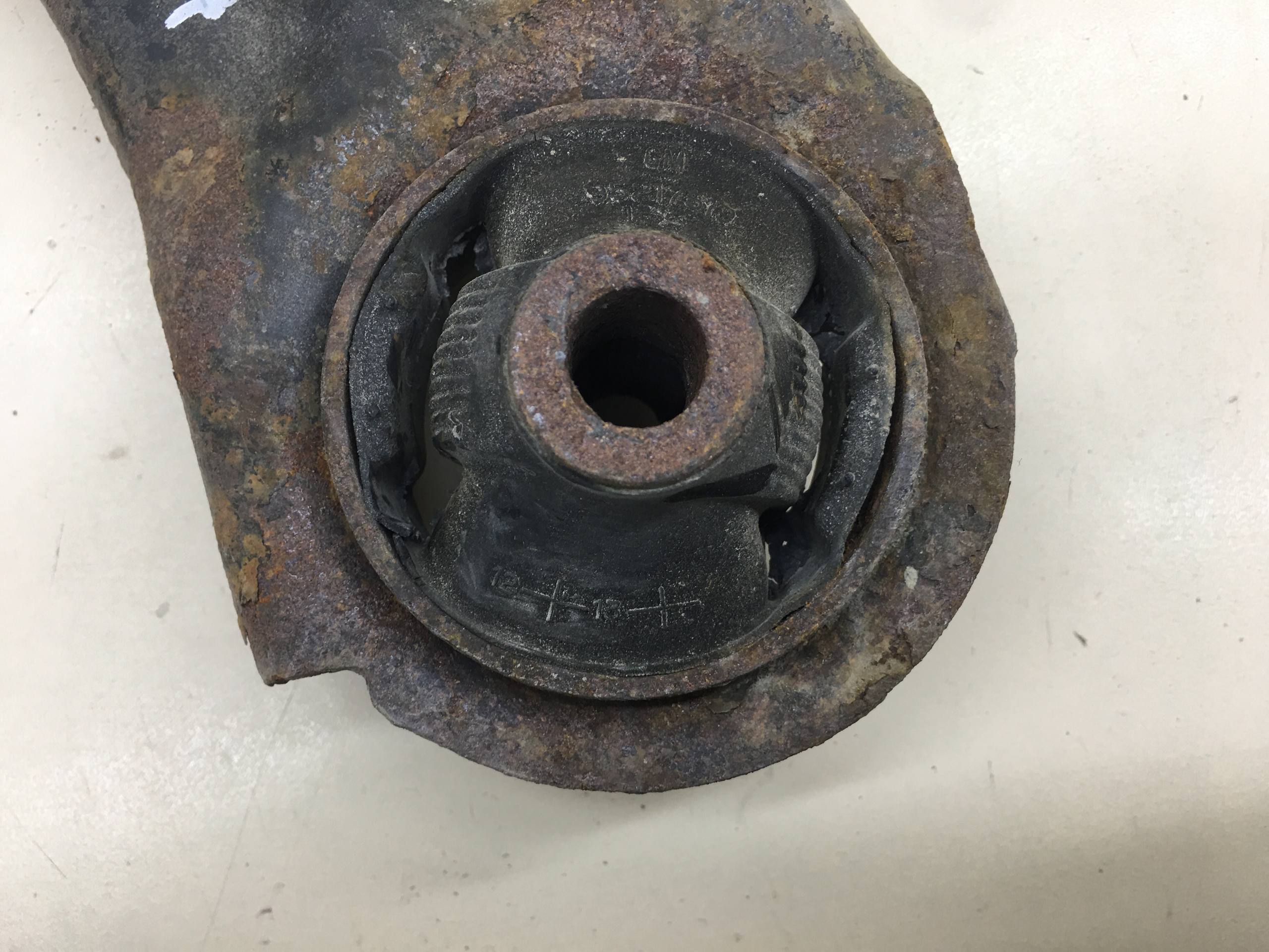 Рычаг передний левый Chevrolet Aveo T300 2011>