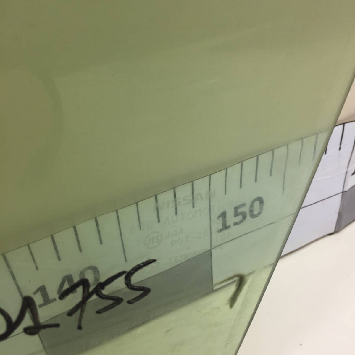 Стекло двери передней левой Nissan Juke (YF15) 2011-2020