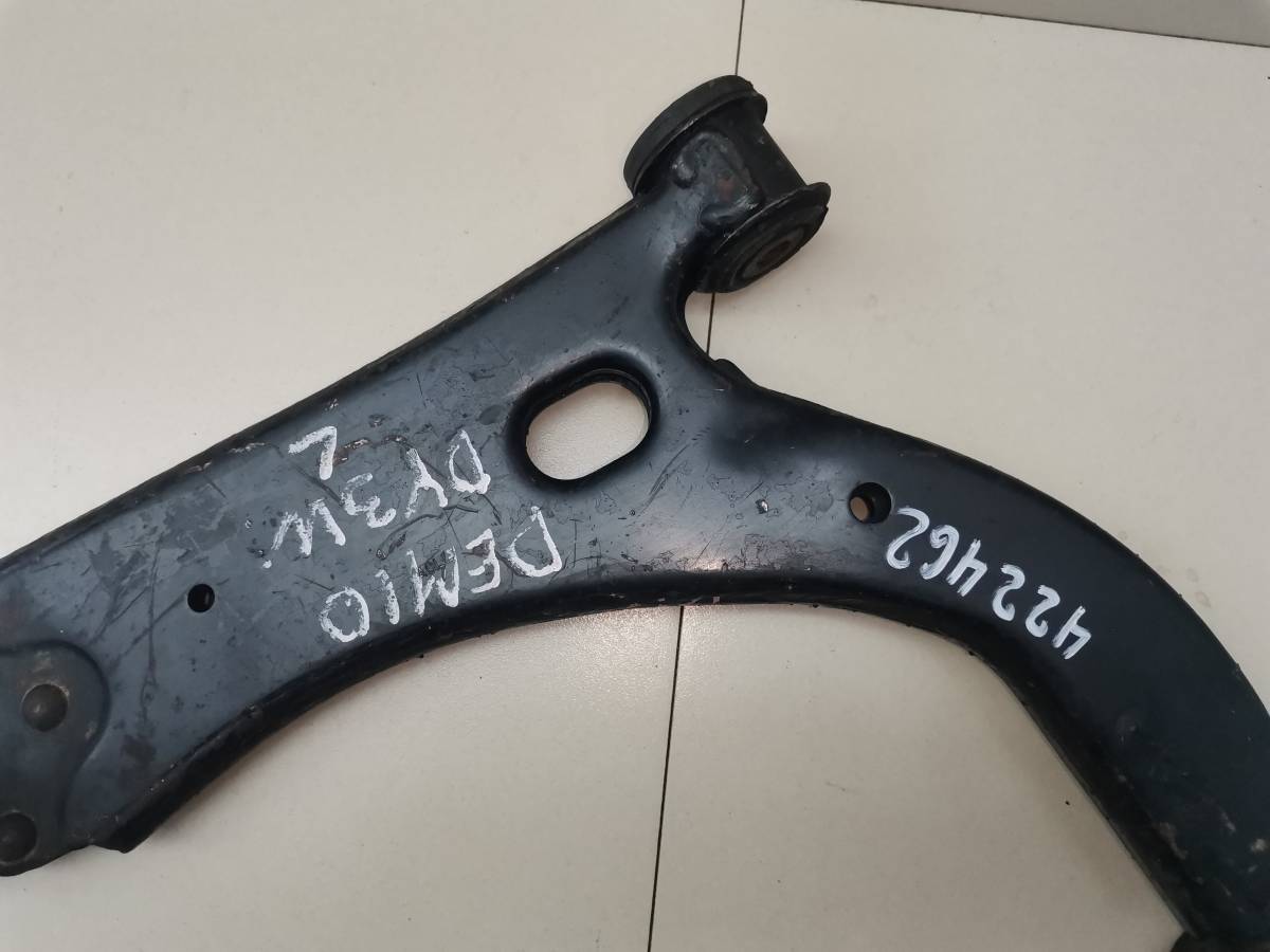 Рычаг передний левый Mazda Demio (DY) 2002-2007