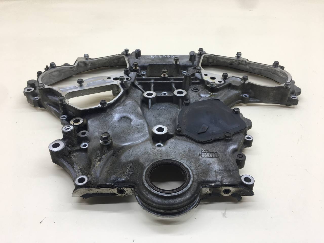 Крышка двигателя передняя Nissan Skyline (V36) 2006-2014