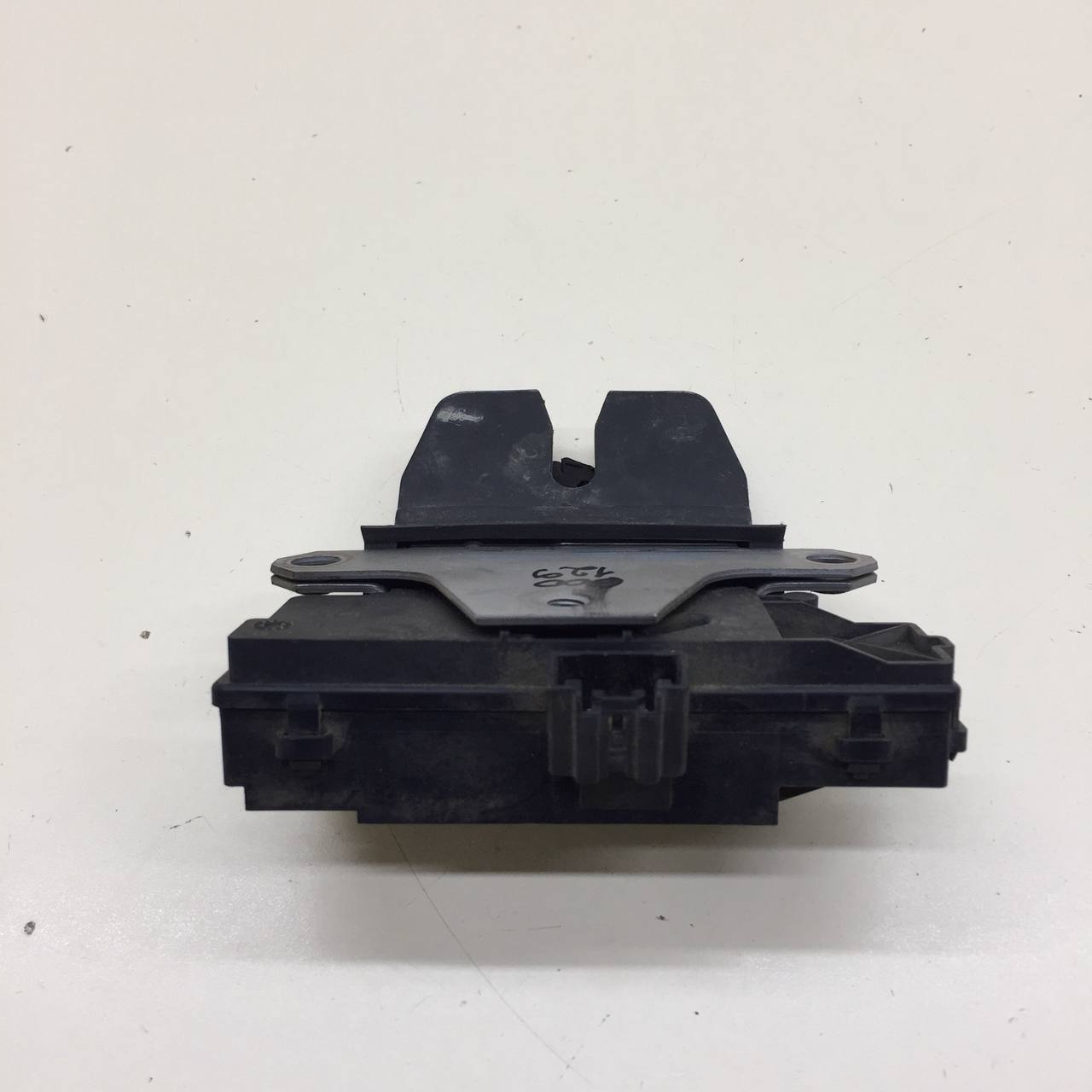 Замок багажника Ford Focus 2 (DA) 2005-2008