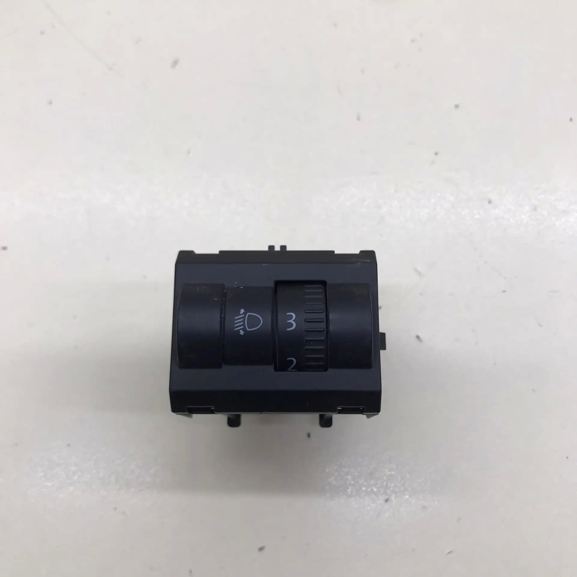 Кнопка корректора фар Skoda Octavia (A7) 2013>