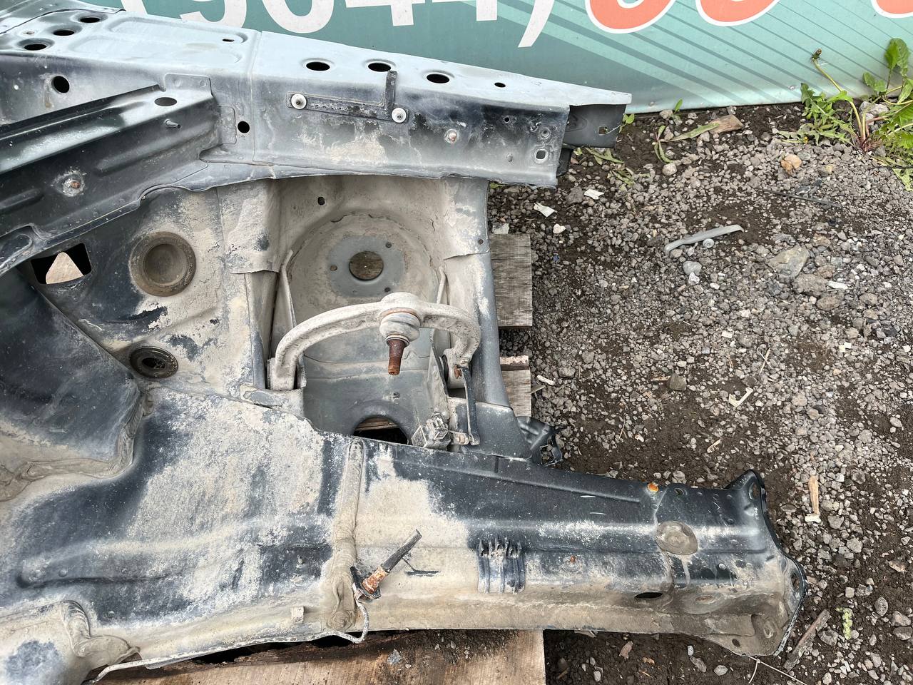 Четверть передняя правая Mercedes-Benz M-Class (W164) 2005-2011