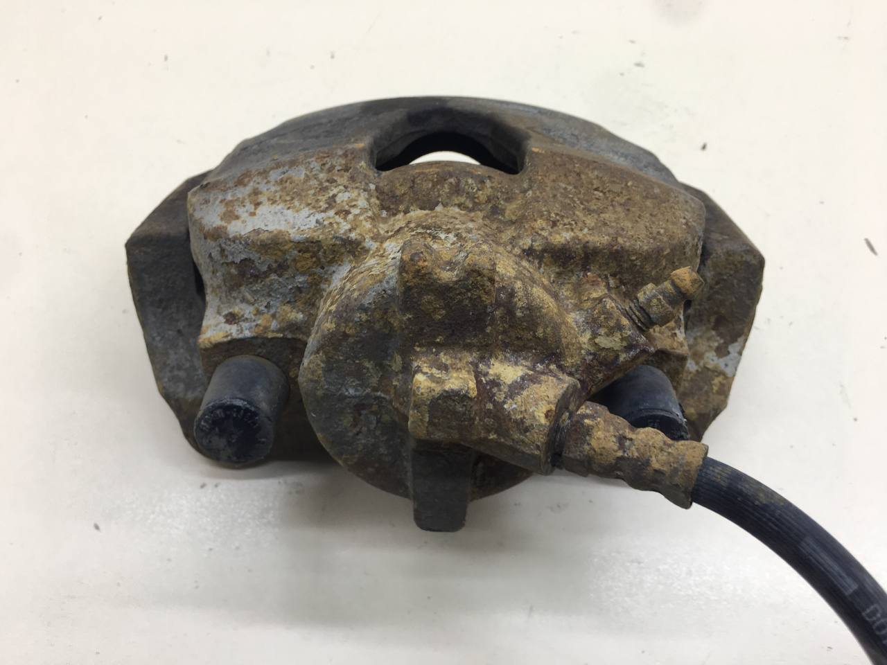 Суппорт передний правый Renault Megane (2) 2002-2009