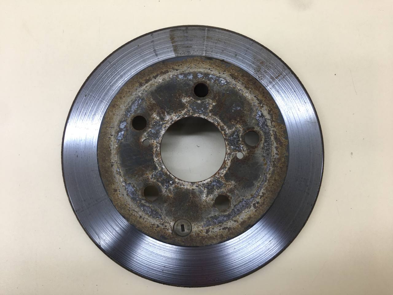 Диск тормозной задний Toyota Rav 4 (XA40) 2013-2019