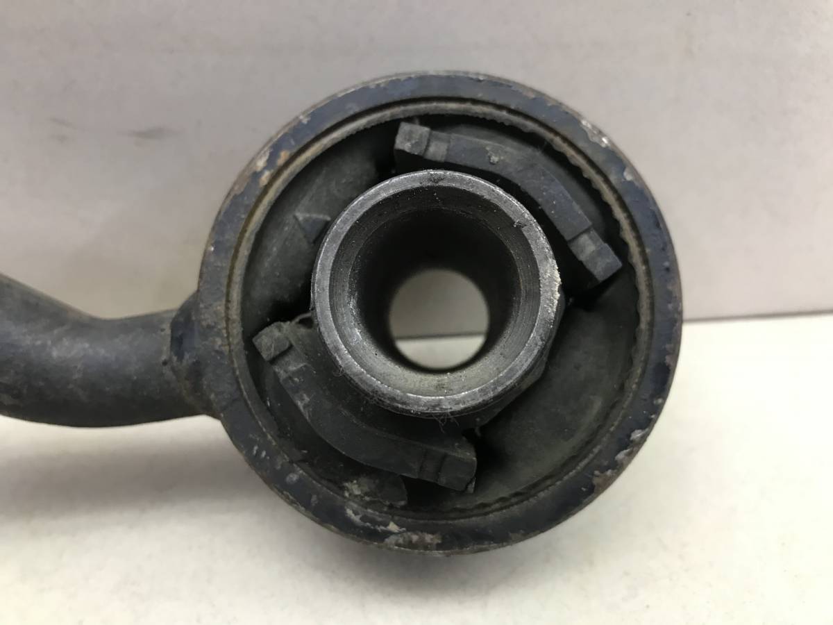 Рычаг передний нижний левый Toyota Chaser (Х100) 1996–2001