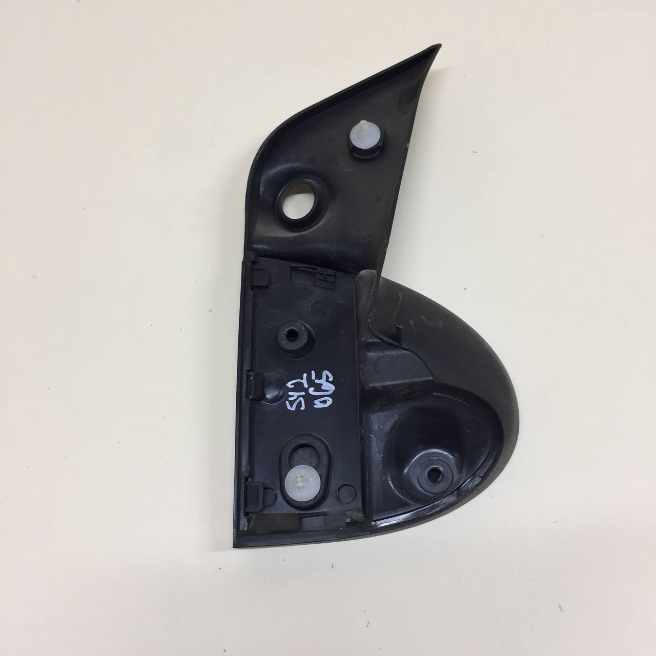 Крышка зеркала внутренняя левая Peugeot 107 2006-2014