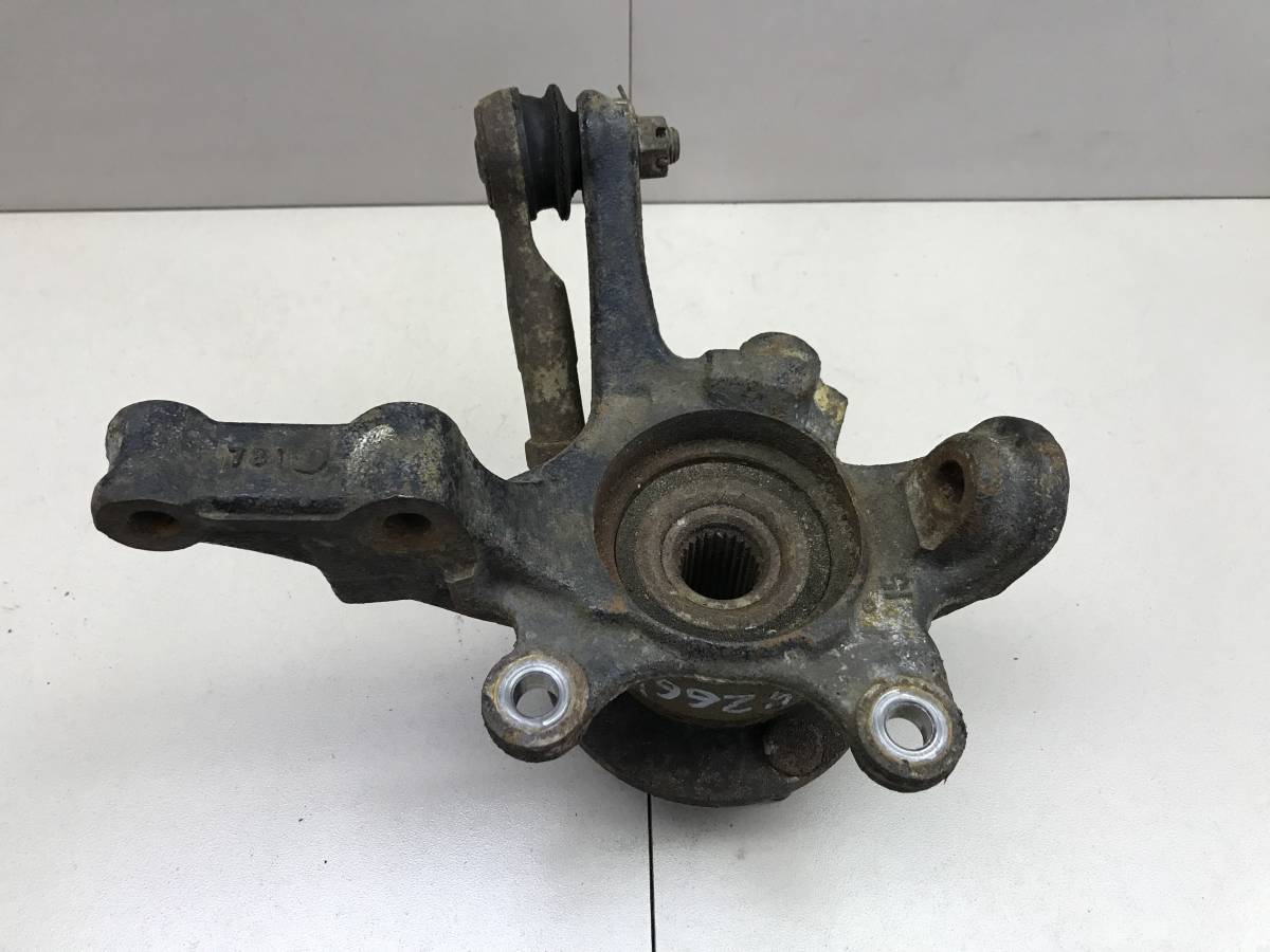 Кулак поворотный передний правый Nissan Pulsar (N15) 1995-2000