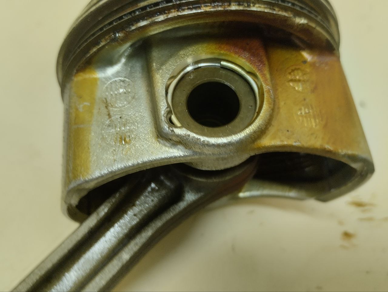 Поршень с шатуном Toyota Rav 4 (XA40) 2013-2019