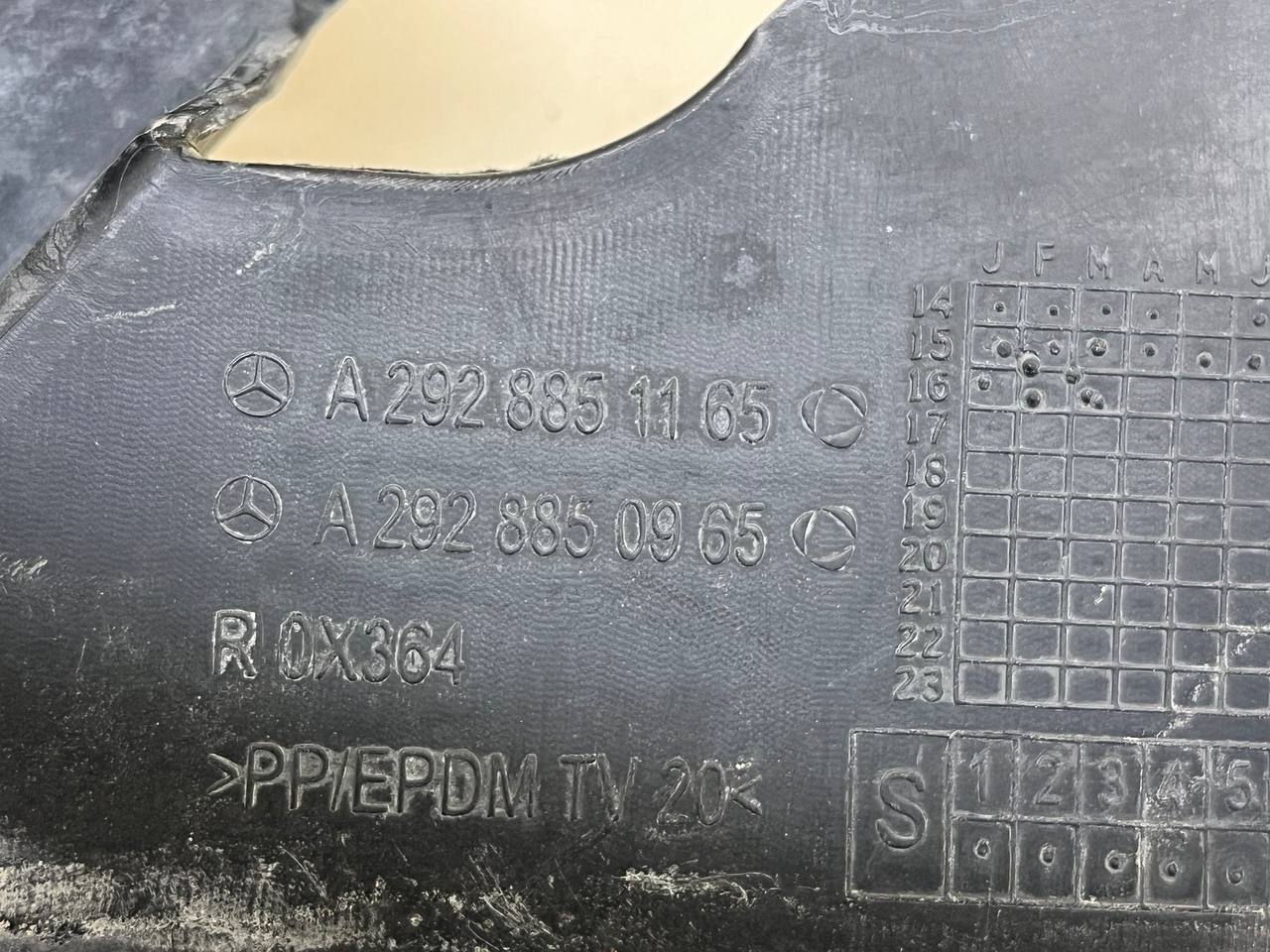 Кронштейн переднего бампера Mercedes-Benz GLE Coupe (C292)  2015-2019