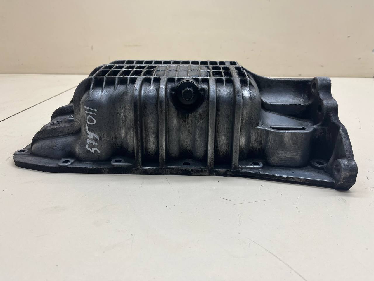 Поддон масляный двигателя Ford Focus 3 2011>