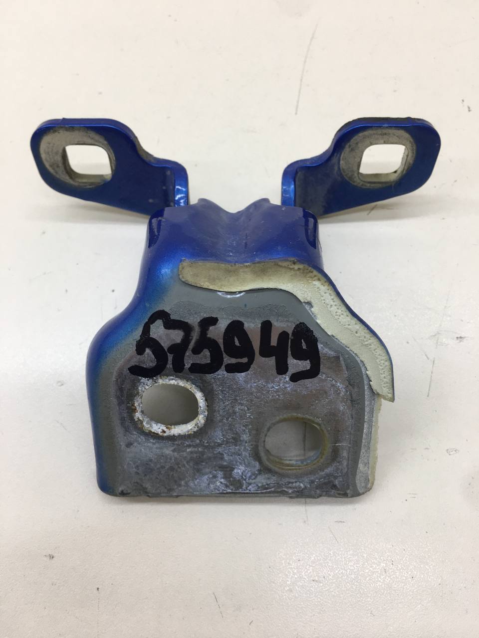 Петля двери Lada  X-RAY Cross 2018 >