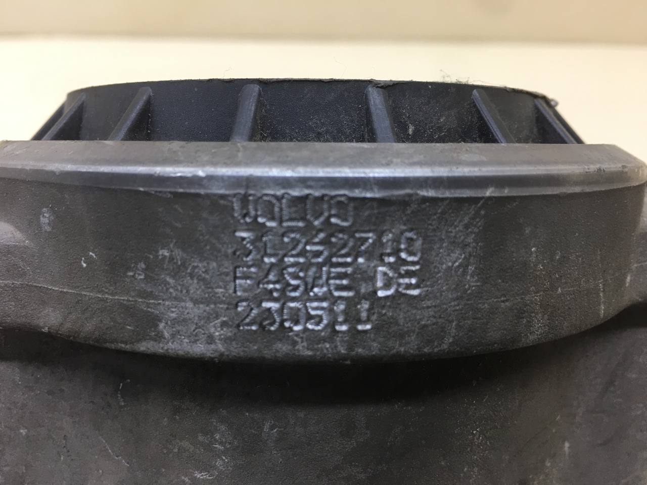 Опора двигателя левая Volvo V60 2010-2013