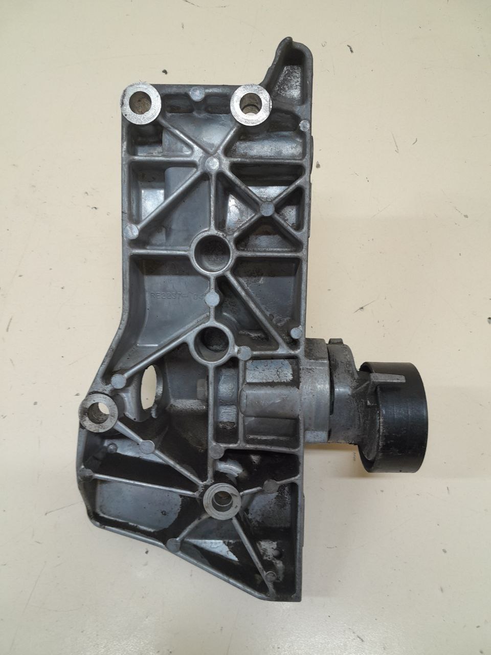 Кронштейн генератора Skoda Fabia (5J) 2007-2014