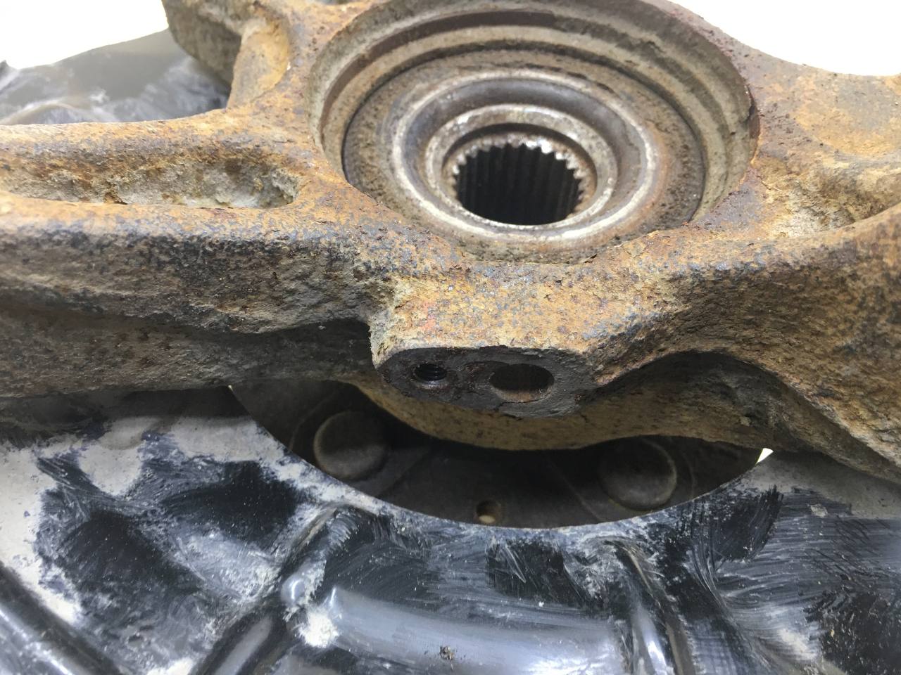 Кулак поворотный передний правый Chevrolet Cobalt (T250) 2011-2015