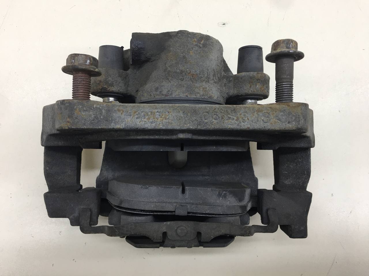 Суппорт передний правый BMW X5 F15/F85 2013-2018