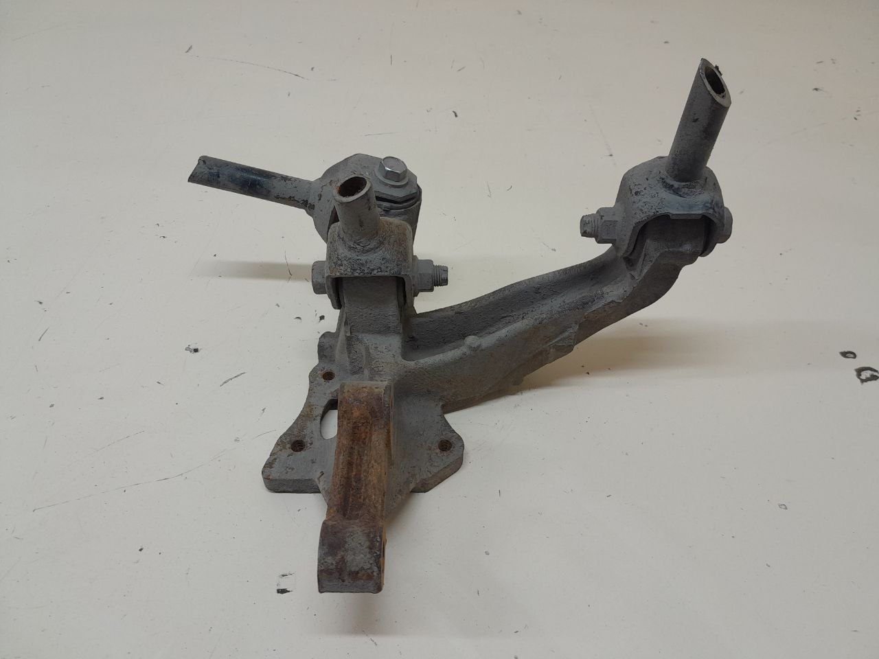 Кулак поворотный задний левый Toyota Camry (XV50) 2011-2017