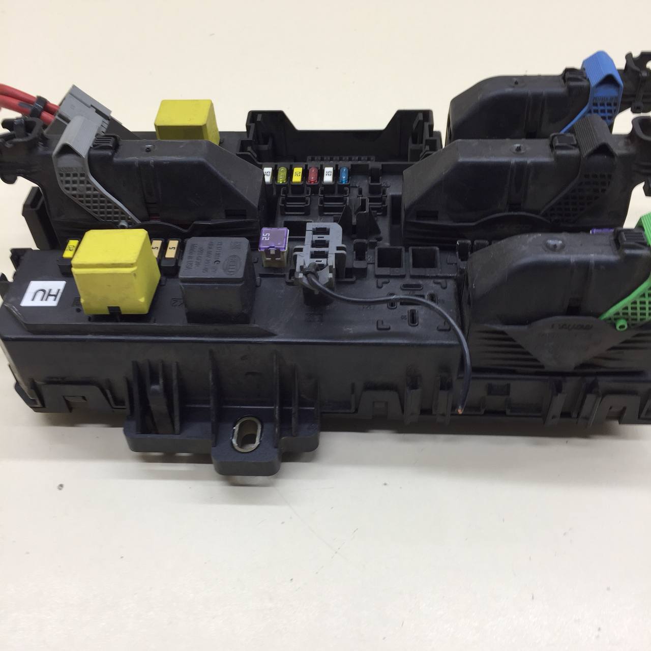 Блок предохранителей Opel Zafira (B) 2005-2012