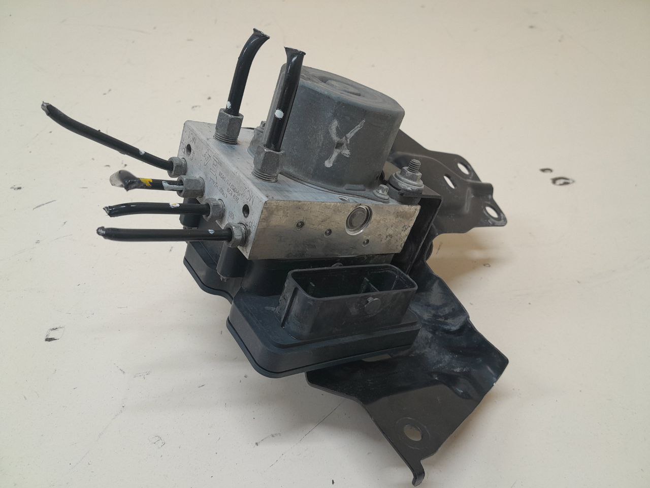 Блок ABS (насос) Nissan Qashqai (J11) 2014>